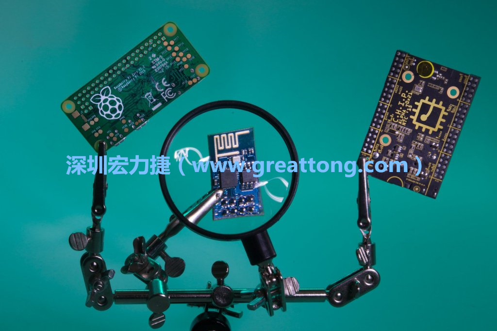 A Raspberry Pi Zero、ESP8266和CHIP。